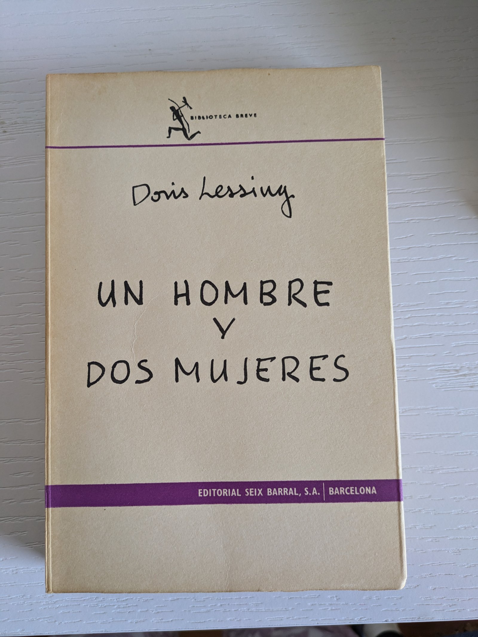 Un hombre y dos mujeres