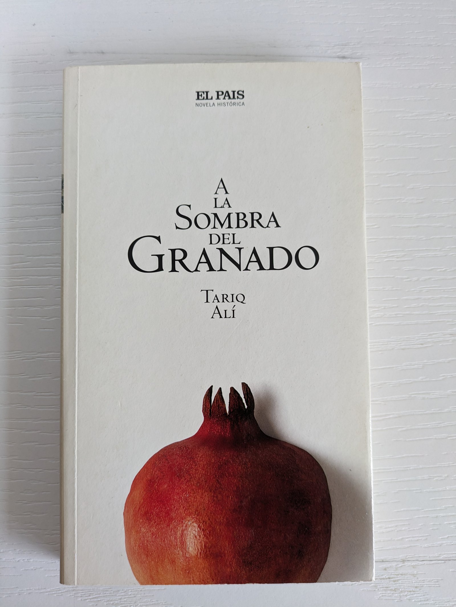 A la sombra del granado